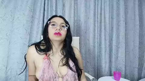 Emy Noa  online show from April 18, 2026, 10:10 pm