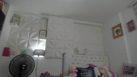 Amy Caroland online show from February 9, 2025, 11:15 pm