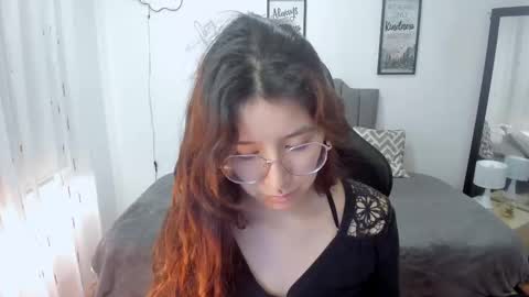 Amy sophia 3 online show from September 29, 2025, 12:54 pm