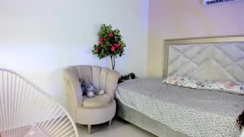 Amely online show from October 23, 2025, 4:17 pm