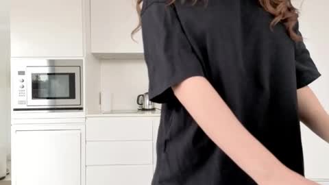 girl next door named Amy online show from April 21, 2026, 2:23 pm