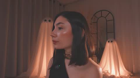 Amy Armstrong online show from October 15, 2025, 1:50 am