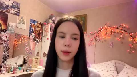 Milou online show from December 5, 2025, 1:42 pm