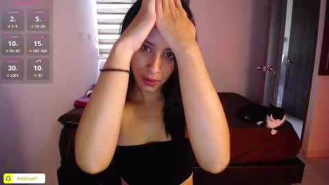 Jenn  online show from October 30, 2025, 1:23 pm