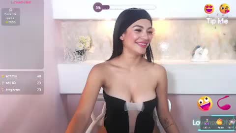 amyjohnsonn online show from December 13, 2024, 6:27 pm