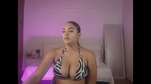 Snapshot of amyjohnsonn chatting on April 24, 2026, 4:37 am amyjohnsonn online show from April 24, 2026, 4:37 am