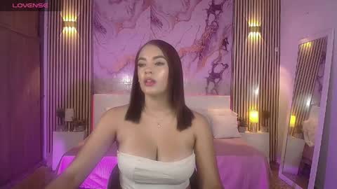 Snapshot of amyjohnsonn chatting on May 3, 2026, 4:18 am amyjohnsonn online show from May 3, 2026, 4:18 am