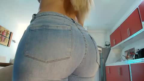 Nataly independent model online show from April 21, 2026, 4:01 pm