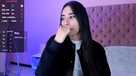 Amy ... Nice to meet u   thumb up me please its important online show from February 18, 2025, 4:15 am