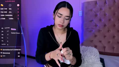 Amy ... Nice to meet u   thumb up me please its important online show from February 25, 2025, 6:36 am