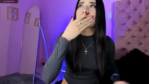 Amy ... Nice to meet u   thumb up me please its important online show from March 1, 2025, 9:51 am