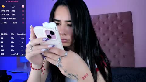 Amy ... Nice to meet u   thumb up me please its important online show from March 11, 2025, 4:21 am