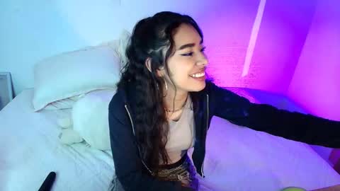 Amy ... Nice to meet u   thumb up me please its important online show from April 30, 2026, 3:24 am