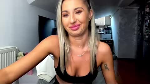 amyroberta92 online show from February 14, 2025, 10:28 am