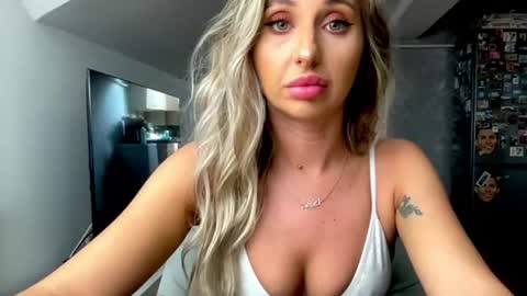 Snapshot of amyroberta92 chatting on July 23, 2026, 6:44 am amyroberta92 online show from July 23, 2026, 6:44 am