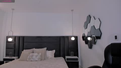 AMY WALKER online show from January 28, 2025, 10:12 am