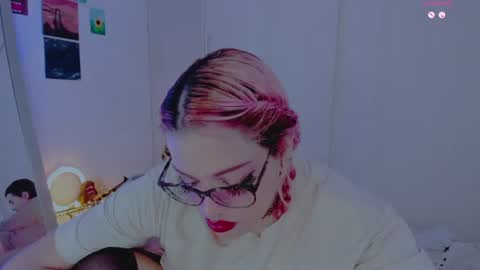 Snapshot of amyy_rouse chatting on July 16, 2026, 12:27 am Collinns online show from July 16, 2026, 12:27 am