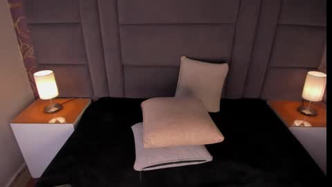 Ana  online show from February 4, 2025, 6:06 pm