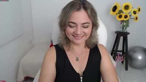  Ana  online show from September 8, 2025, 11:15 pm