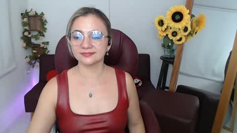 Snapshot of ana_hotmilf chatting on June 10, 2026, 11:24 pm Ana online show from June 10, 2026, 11:24 pm