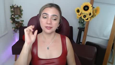 Snapshot of ana_hotmilf chatting on June 11, 2026, 12:32 am Ana online show from June 11, 2026, 12:32 am