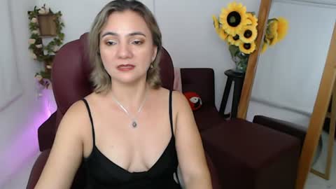 Snapshot of ana_hotmilf chatting on July 18, 2026, 12:04 am Ana online show from July 18, 2026, 12:04 am
