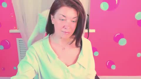 Snapshot of ana_mills chatting on June 2, 2026, 3:14 pm Ana online show from June 2, 2026, 3:14 pm