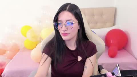 Im anna but you can call me as you want online show from April 21, 2026, 9:06 pm