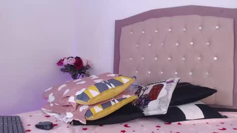 Ana Moon  online show from February 24, 2025, 10:59 am