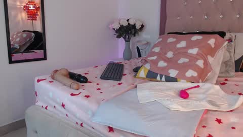 Ana Moon  online show from February 26, 2025, 8:37 am