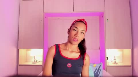 anaacollins_ online show from February 17, 2026, 11:29 am