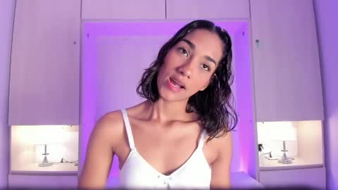 anaacollins_ online show from April 21, 2026, 11:38 am