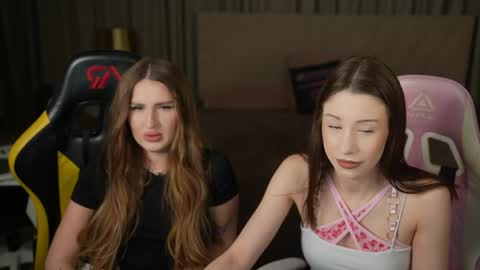 Sweet girls online show from April 20, 2026, 7:04 pm