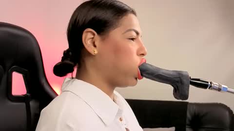 anabel alice gandara  online show from September 28, 2025, 10:53 am