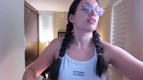 Anabel online show from January 1, 2025, 12:44 pm