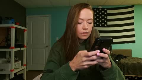 Anabelleleigh online show from December 4, 2024, 1:31 pm