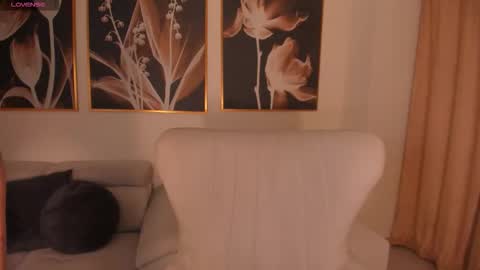 Ana  online show from November 24, 2025, 2:28 pm