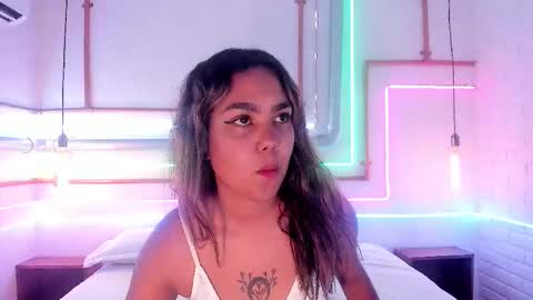 Anna online show from December 1, 2025, 6:46 pm