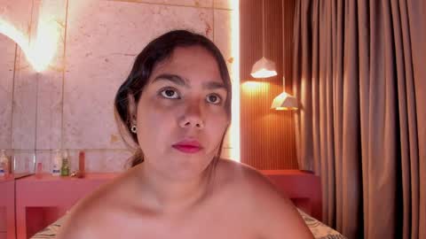 Snapshot of anaelle_bardin chatting on May 4, 2026, 11:50 am Anna online show from May 4, 2026, 11:50 am
