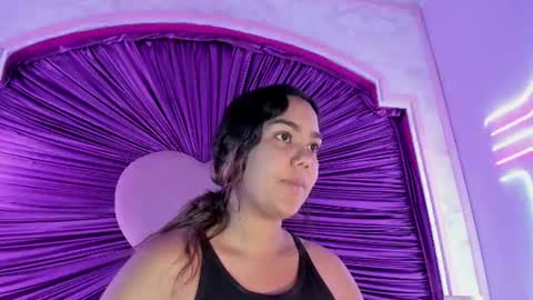 Snapshot of anaelle_bardin chatting on July 15, 2026, 12:21 pm Anna online show from July 15, 2026, 12:21 pm