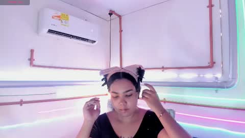 Snapshot of anaelle_bardin chatting on July 22, 2026, 11:57 am Anna online show from July 22, 2026, 11:57 am