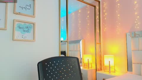 Anahi  online show from April 7, 2026, 7:14 pm