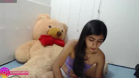 Snapshot of anahibrowns95 chatting on February 19, 2025, 9:25 pm Anahi Browns online show from February 19, 2025, 9:25 pm