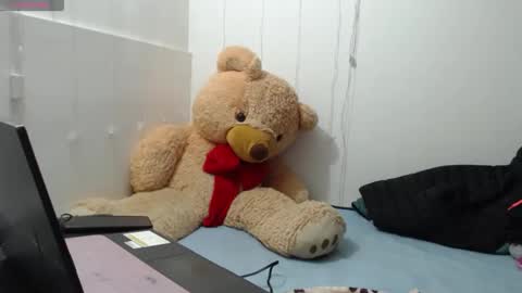 Snapshot of anahibrowns95 chatting on December 4, 2025, 11:24 pm Anahi Browns online show from December 4, 2025, 11:24 pm