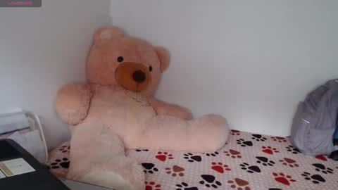 Snapshot of anahibrowns95 chatting on March 4, 2026, 6:58 pm Anahi Browns online show from March 4, 2026, 6:58 pm