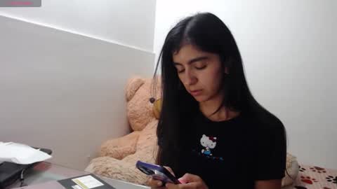 Snapshot of anahibrowns95 chatting on March 30, 2026, 10:00 pm Anahi Browns online show from March 30, 2026, 10:00 pm