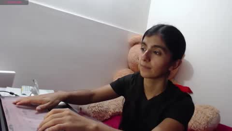 Snapshot of anahibrowns95 chatting on April 8, 2026, 9:26 pm Anahi Browns online show from April 8, 2026, 9:26 pm
