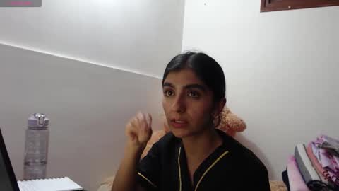 Snapshot of anahibrowns95 chatting on April 10, 2026, 8:57 pm Anahi Browns online show from April 10, 2026, 8:57 pm