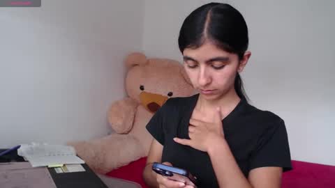 Snapshot of anahibrowns95 chatting on April 14, 2026, 6:58 pm Anahi Browns online show from April 14, 2026, 6:58 pm