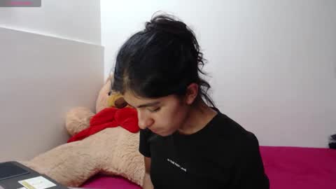 Snapshot of anahibrowns95 chatting on May 20, 2026, 10:05 pm Anahi Browns online show from May 20, 2026, 10:05 pm